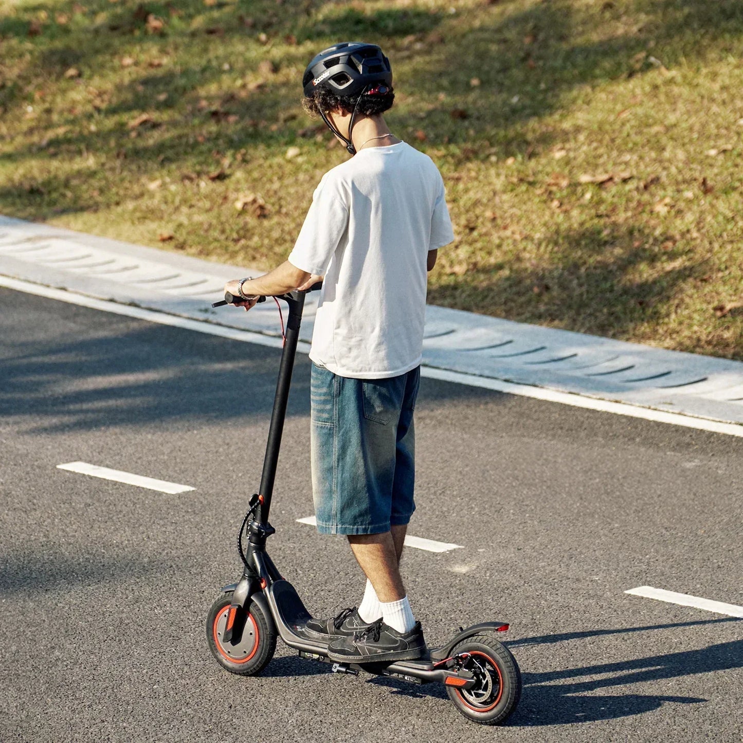 i9V Elscooter